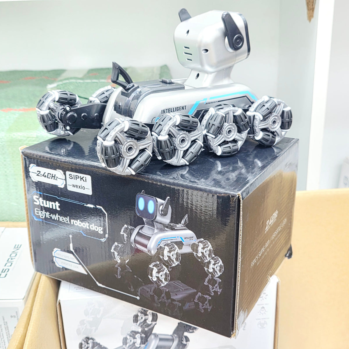 Uzaktan Bilekten Kumandalı Şarjlı 8 Teker Akrobat Robot Köpek - Müzikli ve LED Işıklı Akıllı Robot Araba SANTRAL HAN