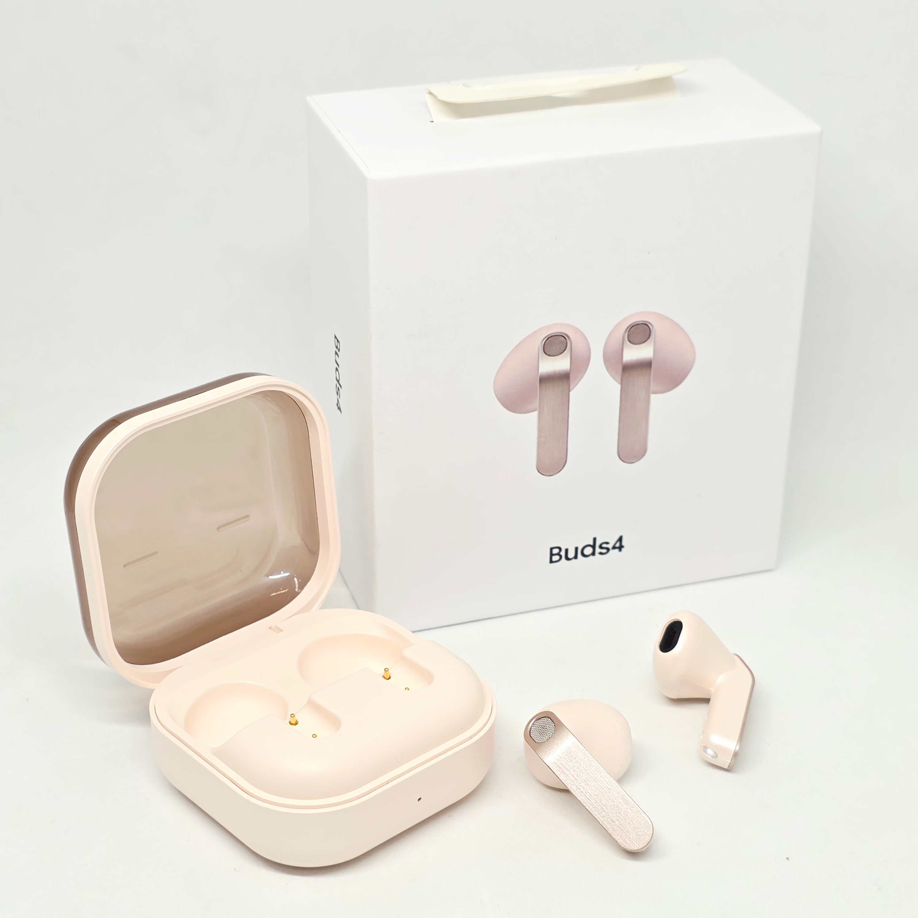 Buds4 Bluetooth Kulaklık, Şık tasarımlı uzun pil ömürlü, yüksek ses kaliteli, Şeffaf Kapaklı ,Şarj Kutulu, dokunmatik Kulakiçi kablosuz Kulaklık